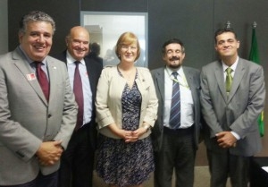 Prefeito Anilton Bastos participa de reunião em Brasília para implantação da UTI e Hospital Universitário