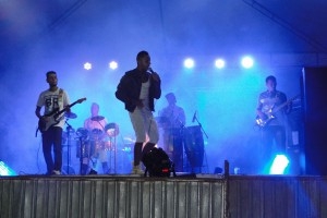 Prefeitura de Paulo Afonso Moradores do BTN comemoraram a chegada do ano novo com forró funk arrocha e pagode