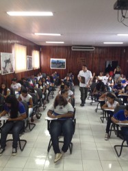 Aluna de Escola Municipal é condecorada em concurso de redação