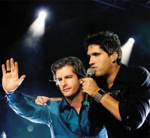 Está chegando a hora Victor e Léo e Padre Fábio de Melo no São João de Paulo Afonso