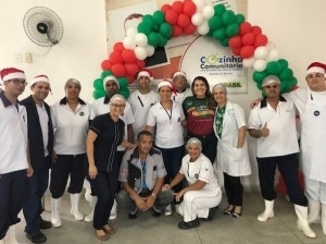 Cozinha Comunitária comemora o Natal com usuários e funcionários