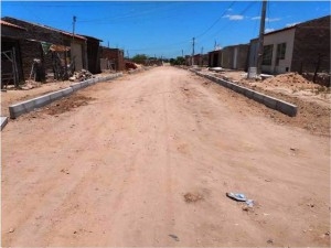 Mais duas ruas do Bairro Santa Inês recebem pavimentação em paralelo