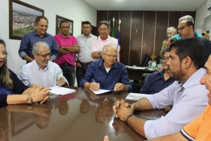 Durante assinatura de convênio com Núcleo Vida gestor fala sobre investimentos na área de oncologia no HMPA