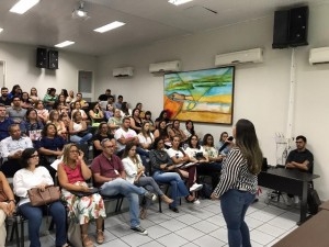 Saúde do adolescente é tema de palestra para profissionais da área