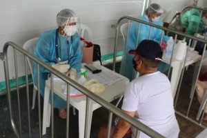 Ações de saúde e assistência social levam serviços do governo municipal aos moradores do Condomínio Celidone de Deus