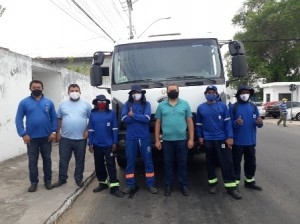 Prefeitura de Paulo Afonso Agentes de limpeza recebem novos uniformes
