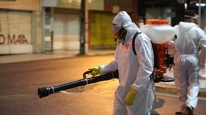 Locais de maior fluxo passam por desinfecção neste sábado 27
