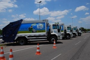 Compra de carros compactadores gera economia para o município