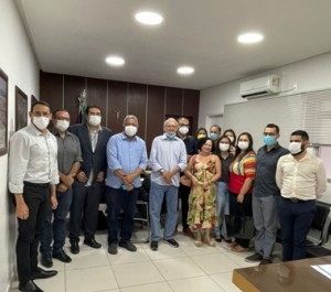 Reunião entre Prefeitura e Univasf aborda formação prática dos alunos de medicina sobre transformação do HNAS em hospital universitário