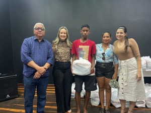Alimentos arrecadados em campanhas da Prefeitura são entregues a crianças do SCFV