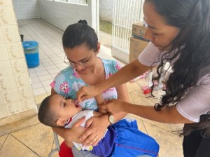 Vacinação nas escolas e creches municipais teve início nesta quarta (17)