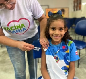 Sesau continua com a Busca Ativa nas escolas e atualiza cartão de vacina das crianças