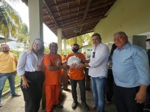 Sedes e Seculte iniciam entrega das cestas com alimentos arrecadados no Arraiá da Rua D