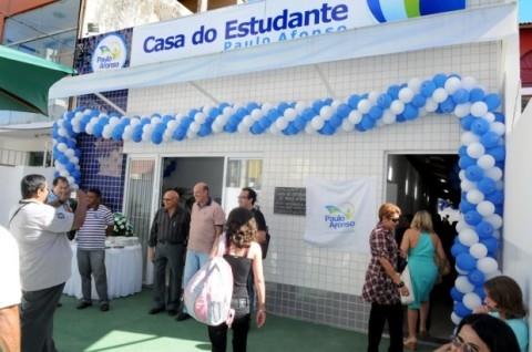 Entrega da Casa do Estudante reformada em Salvador