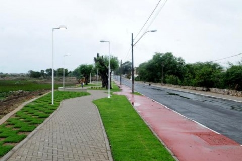 Avenida da Amizade é entregue a população