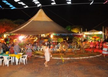 Vila do Forró e Shows na Avenida Apolônio Sales