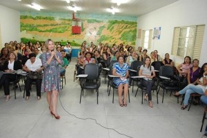 Prefeitura de Paulo Afonso Secretária de Educação se reúne com professores do Município