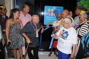 06a345aedfb4f616c8ee7fa678e2capajpg Prefeitura de Paulo Afonso Inaugurada Escola de Informática para Melhor Idade