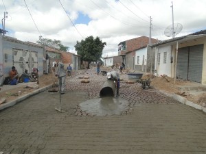Prefeitura investe milhões em calçamento e 85% de Paulo Afonso já estão pavimentados