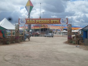 Prefeitura de Paulo Afonso Garota Safada Magníficos e Baby Som no São Pedro do BTN