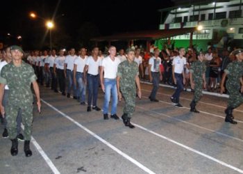 Formatura de novos soldados da 1ª Companhia