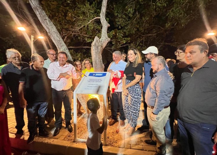 Com a presença de grande público, Orla do Capuxú é entregue em clima de festa neste domingo (31)
