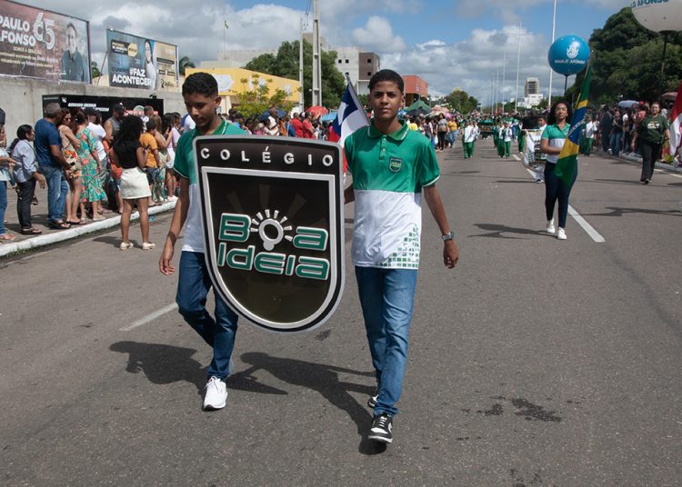Desfile de 65 anos Emancipação Política