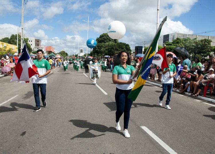 Desfile de 65 anos Emancipação Política
