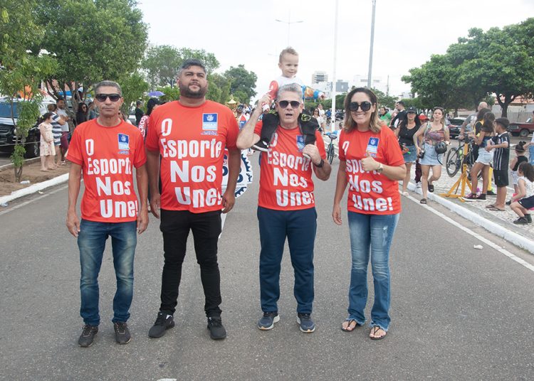 Desfile de 65 anos Emancipação Política