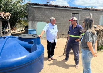 Em mais um Sedes em Ação, Prefeitura entrega caixas d’água para dez famílias no povoado Lagoa da Pedra