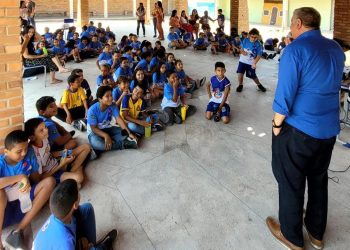 Marcondes visita unidades de ensino para discutir melhorias e demandas