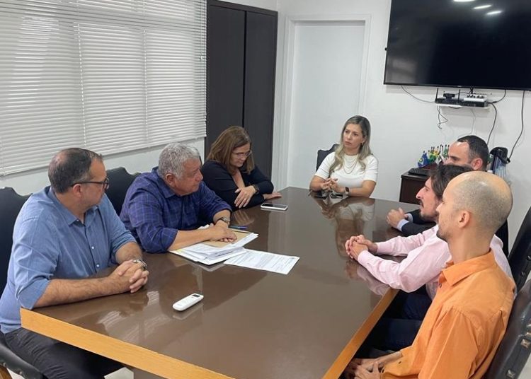 Marcondes reúne-se com equipe da Ebserh e transferência do HNAS é realidade