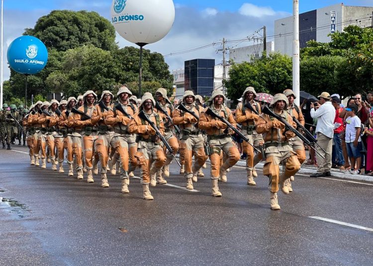 Desfile de 65 anos Emancipação Política