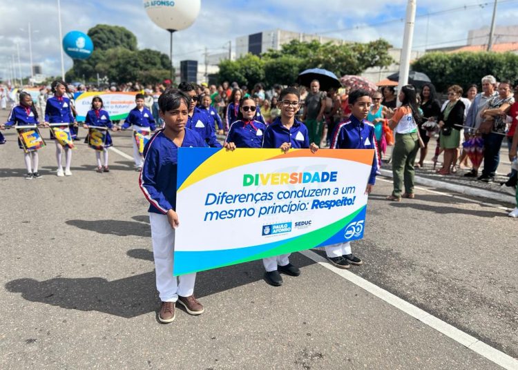 Desfile de 65 anos Emancipação Política