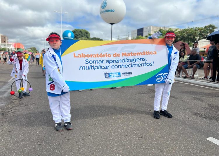 Desfile de 65 anos Emancipação Política