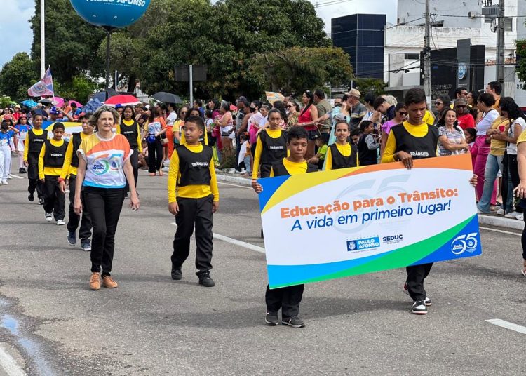 Desfile de 65 anos Emancipação Política