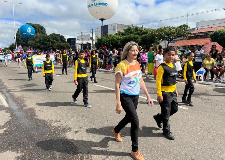Desfile de 65 anos Emancipação Política