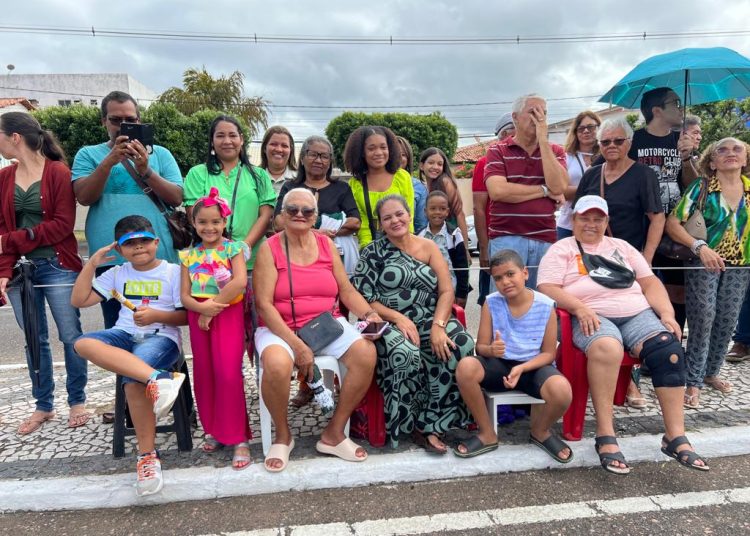 Desfile de 65 anos Emancipação Política