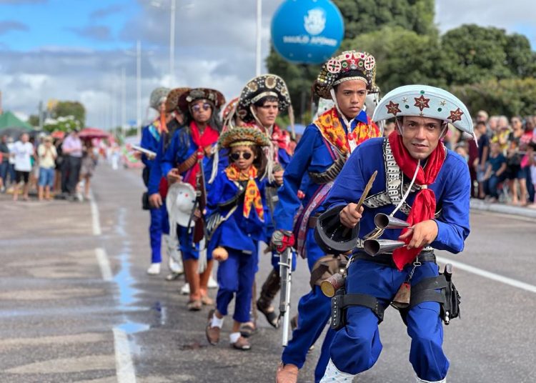 Desfile de 65 anos Emancipação Política