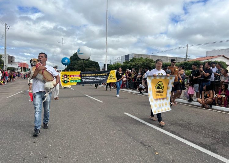 Desfile de 65 anos Emancipação Política