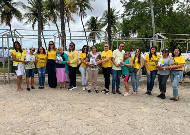 Grupo da Melhor Idade assistidos pelos cinco CRAS participam de manhã com atividade física, palestra, socialização e recebem kits