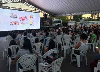Projeto Cinema na Minha Comunidade reuniu população no Coreto