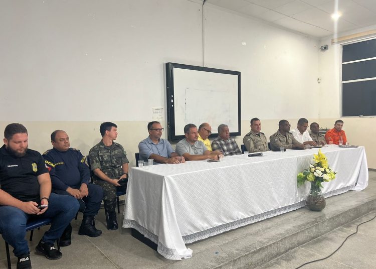 COLETIVA 01 Prefeitura de Paulo Afonso Em coletiva, Marcondes, secretários e forças de segurança fazem balanço da Copa Vela e mostram resultado positivo da festa