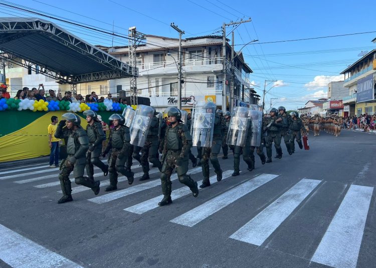Desfile Cívico no Bairro Tancredo Neves comemora a Independência do Brasil