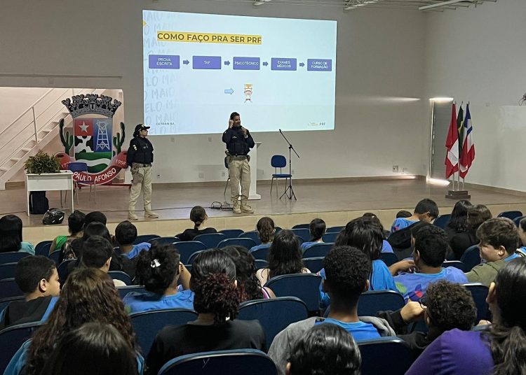 Alunos da Escola João Bosco participam de atividades da Semana do Trânsito