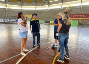 Membros da CBV vistoriam Ginásio Luís Eduardo Magalhães, onde acontece o CBS Feminino Sub 18 de Volêi, de 10 a 15 de outubro