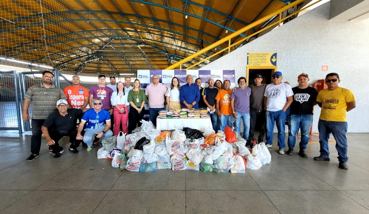 Marcondes participa de entrega de cerca de mil quilos de alimentos arrecadados no 3º Vem de Bike