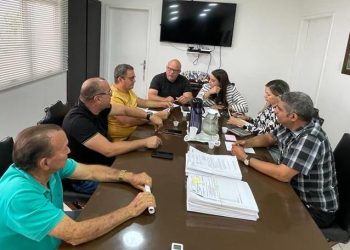 Comissão inicia reunião com secretarias para o levantamento e acompanhamento de gastos de cada pasta