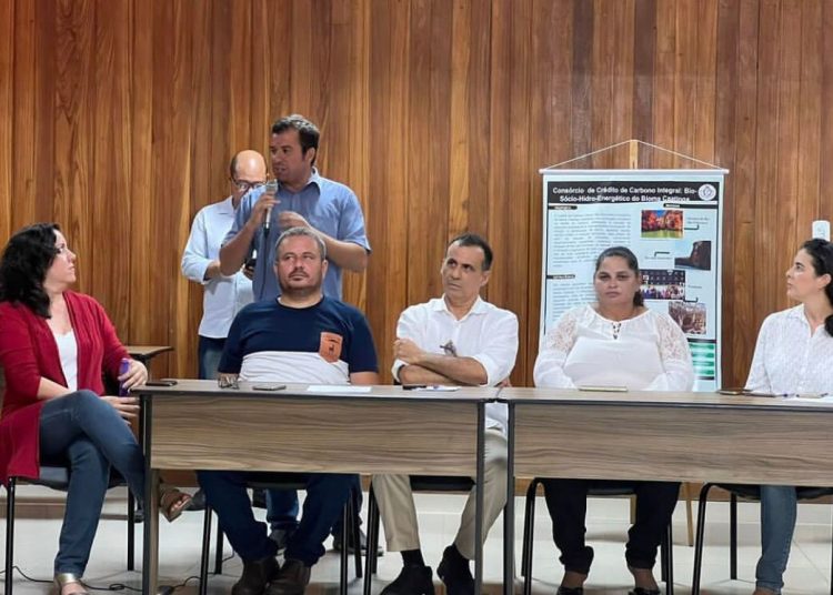 REUNIÃO SEMA 01 Prefeitura de Paulo Afonso Representantes de Paulo Afonso e Delmiro participam de reunião sobre Crédito de Carbono