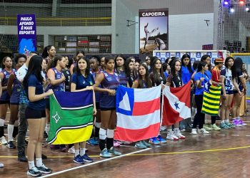Abertura oficial do CBS Feminino Sub 18 de Vôlei é marcada por desfile, amistoso e lançamento de mais uma etapa do Projeto Esporte Educar